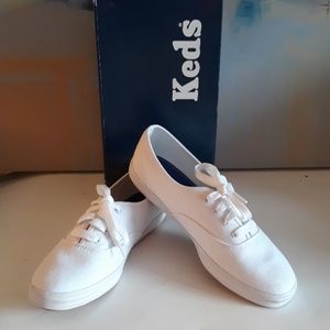 womens keds wide width